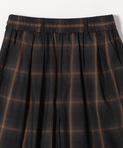 nicholson&nicholson（ニコルソンアンドニコルソン）の「nicholson&nicholson:〈手洗い可能〉チェック イージー タック パンツ（その他パンツ・レディース・ブラウン/グレー・ONE SIZE）」の6枚目の写真