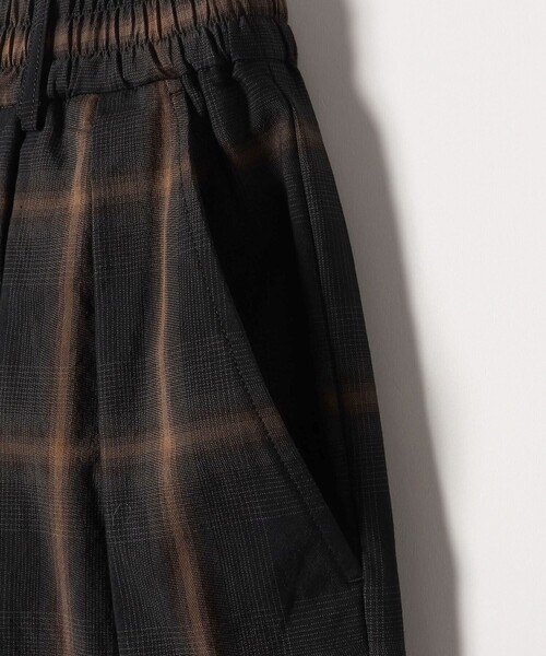 nicholson&nicholson（ニコルソンアンドニコルソン）の「nicholson&nicholson:〈手洗い可能〉チェック イージー タック パンツ（その他パンツ・レディース・ブラウン/グレー・ONE SIZE）」の8枚目の写真