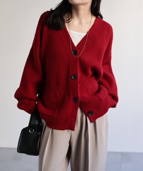 ap retro（アプレトロ）の「Vネックニットカーディガン（カーディガン/ボレロ・レディース・ブラック/グレイッシュベージュ/グレー/レッド・FREE）」の4枚目の写真