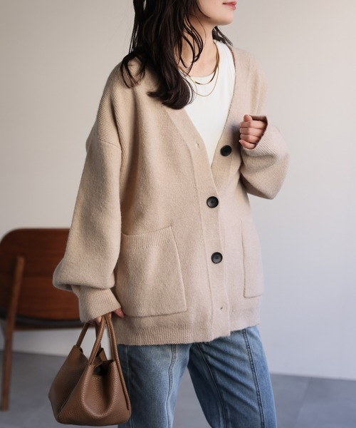 ap retro（アプレトロ）の「Vネックニットカーディガン（カーディガン/ボレロ・レディース・ブラック/グレイッシュベージュ/グレー/レッド・FREE）」の3枚目の写真