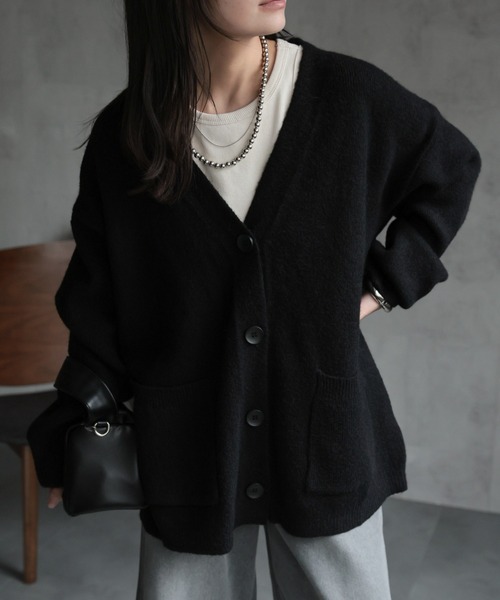 ap retro（アプレトロ）の「Vネックニットカーディガン（カーディガン/ボレロ・レディース・ブラック/グレイッシュベージュ/グレー/レッド・FREE）」の17枚目の写真