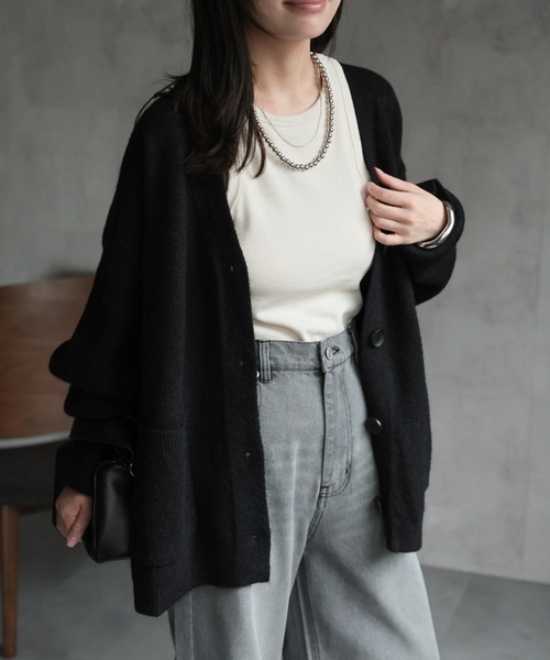 ap retro（アプレトロ）の「Vネックニットカーディガン（カーディガン/ボレロ・レディース・ブラック/グレイッシュベージュ/グレー/レッド・FREE）」の8枚目の写真