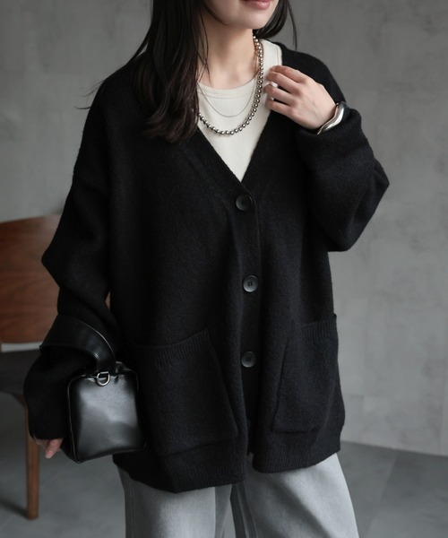 ap retro（アプレトロ）の「Vネックニットカーディガン（カーディガン/ボレロ・レディース・ブラック/グレイッシュベージュ/グレー/レッド・FREE）」の5枚目の写真