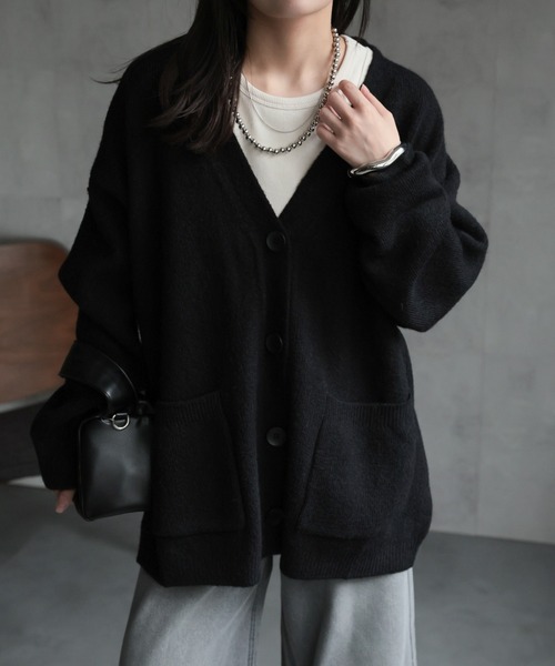 ap retro（アプレトロ）の「Vネックニットカーディガン（カーディガン/ボレロ・レディース・ブラック/グレイッシュベージュ/グレー/レッド・FREE）」の7枚目の写真