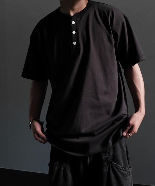 2AM(ツーエイエム)の「2AM / HENREY NECK TEE(Tシャツ/カットソー・メンズ・ブラック/ナチュラル/スミクロ/ホワイト・XX-LARGE/X-LARGE)」の3枚目の写真