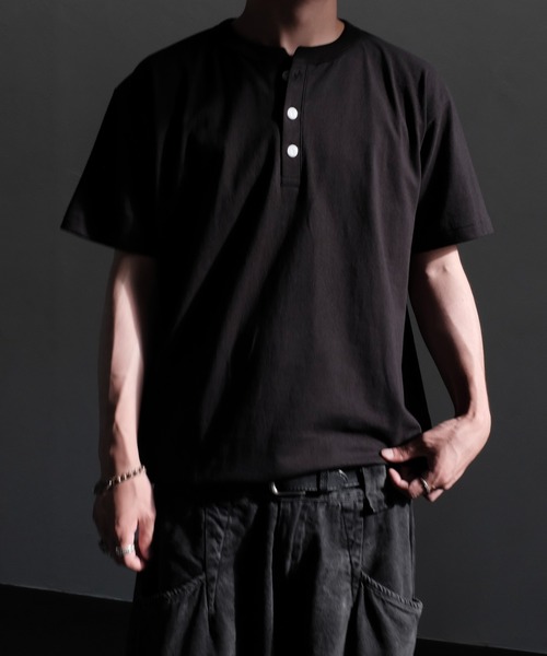 2AM(ツーエイエム)の「2AM / HENREY NECK TEE(Tシャツ/カットソー・メンズ・ブラック/ナチュラル/スミクロ/ホワイト・XX-LARGE/X-LARGE)」の2枚目の写真