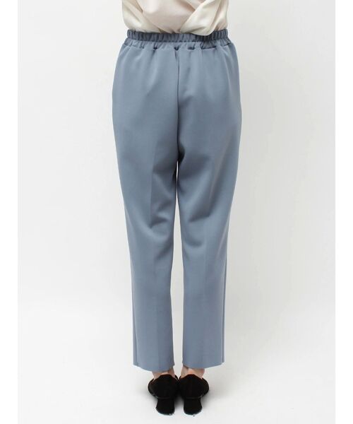 TONAL（トーナル）の「360°ストレッチスリムテーパードパンツ（その他パンツ・レディース・ライトグレー/モカ/チャコールグレー/ブルー・SMALL/MEDIUM/LARGE）」の10枚目の写真
