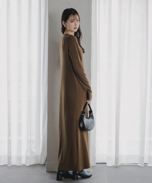 slattgir(スラットジール)の「高身長 ヘンリーネックカットリブマキシワンピース(トールサイズ)Essenave(ワンピース・レディース・カーキ/ブラック・TM/TL/TLL/T3L)」の5枚目の写真
