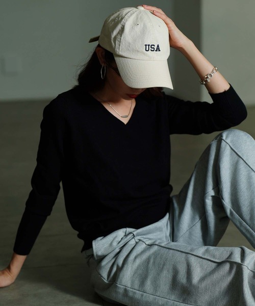 Sawa a la mode(サワアラモード)の「Vネックニットトップス(ニット/セーター・レディース・ブラック/ブルー/マスタード/ブラウン/グリーン/ピンク/レッド・FREE)」の2枚目の写真