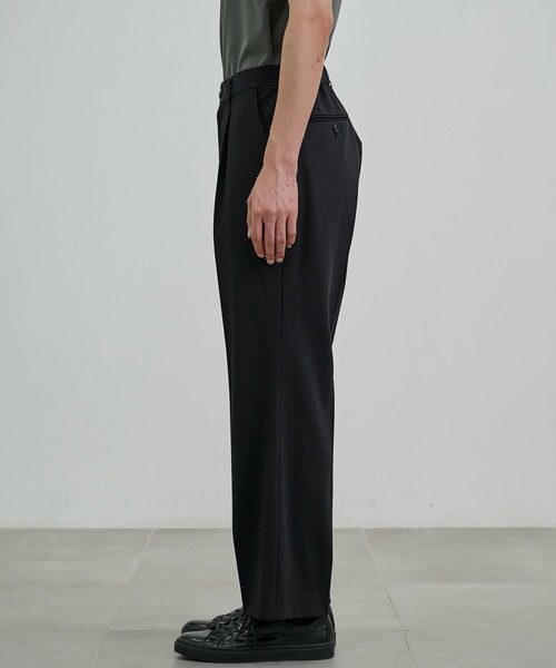 UNITED TOKYO（ユナイテッドトウキョウ）の「TECHNO WOOL セミフレアパンツ（その他パンツ・メンズ・ダークグレー/ブラック・1/2）」の9枚目の写真