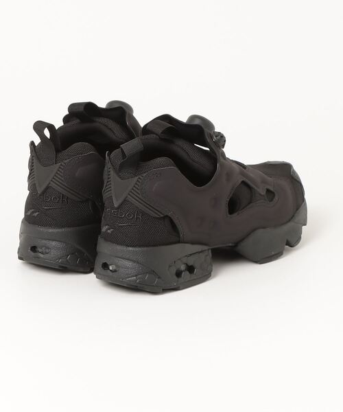 Reebok（リーボック）の「INSTAPUMP FURY 94（スニーカー・メンズ・ブラック・23.0cm/23.5cm/24.0cm/24.5cm/26.0cm/26.5cm/27.0cm/27.5cm/28.0cm/28.5cm/29.0cm）」の2枚目の写真