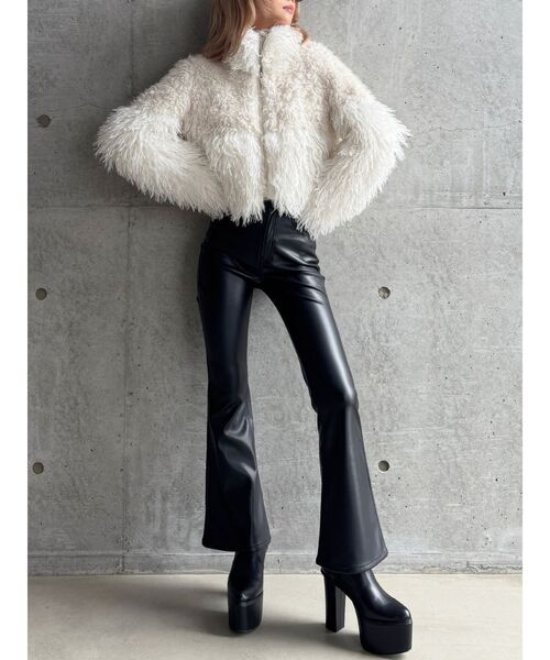 GYDA(ジェイダ)の「【WEB限定】【TINY】switchingフェイクファーコート(ダウンジャケット/コート・レディース・ブラック/オフホワイト・FREE)」の9枚目の写真