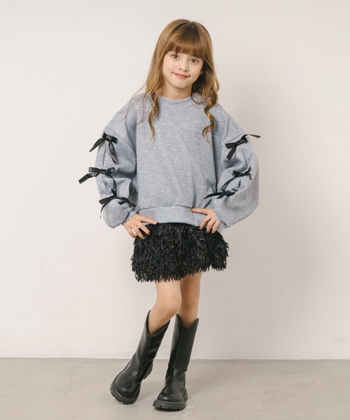 URBAN CHERRY（アーバンチェリー）の「サイドリボンデザイントレーナー（スウェット・キッズ・グレー・140cm/130cm/120cm/150cm）」の5枚目の写真
