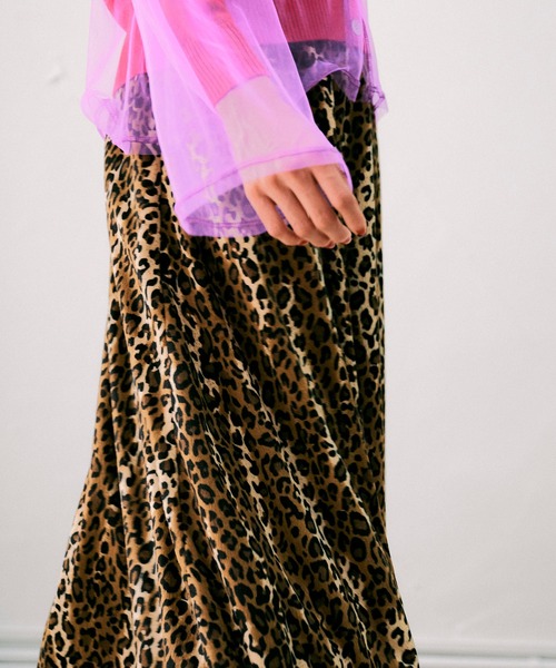 NOISE MAKER（ノイズメーカー）の「ベロアレオパードボリュームロングスカート（スカート・レディース・レオパード・38/36）」の7枚目の写真