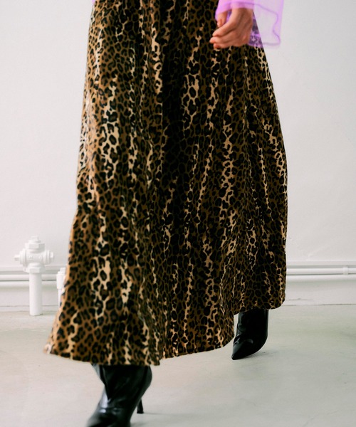 NOISE MAKER（ノイズメーカー）の「ベロアレオパードボリュームロングスカート（スカート・レディース・レオパード・38/36）」の5枚目の写真