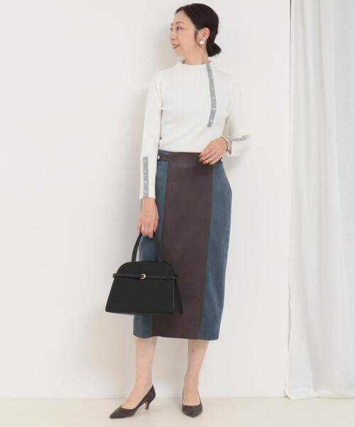 MICO COULIER(ミコクリエ)の「フロントボタン配色ラメプルオーバーニット(ニット/セーター・レディース・オフホワイト/ブルー/レッド/チャコールグレー・38)」の16枚目の写真