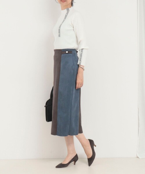 MICO COULIER(ミコクリエ)の「フロントボタン配色ラメプルオーバーニット(ニット/セーター・レディース・オフホワイト/ブルー/レッド/チャコールグレー・38)」の12枚目の写真