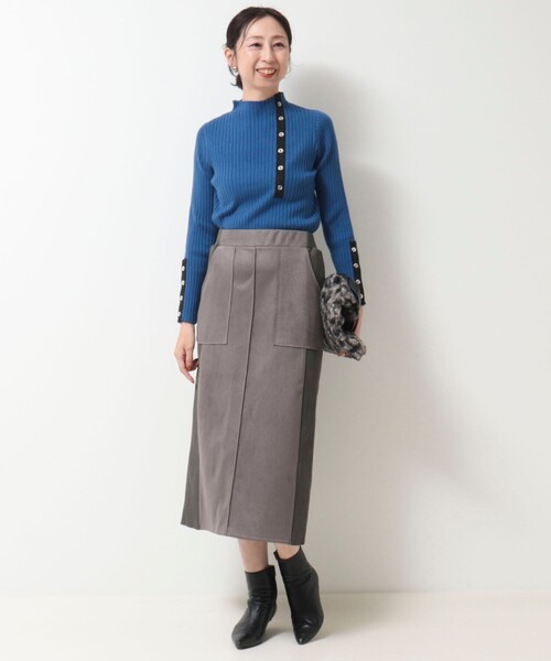 MICO COULIER(ミコクリエ)の「フロントボタン配色ラメプルオーバーニット(ニット/セーター・レディース・オフホワイト/ブルー/レッド/チャコールグレー・38)」の8枚目の写真