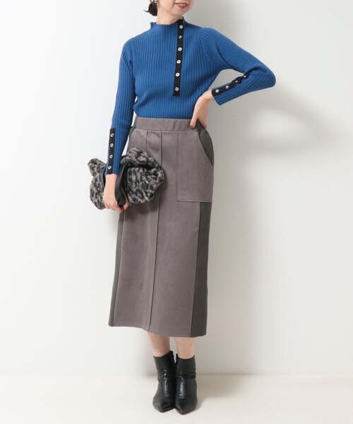 MICO COULIER(ミコクリエ)の「フロントボタン配色ラメプルオーバーニット(ニット/セーター・レディース・オフホワイト/ブルー/レッド/チャコールグレー・38)」の6枚目の写真