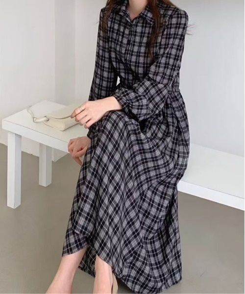 FINEnough(ファインナフ)の「えり付きヘンリーボタンオンブレチェック柄ワンピース(ワンピース・レディース・ブラック/ネイビー/ブラウン/レッド・FREE)」の9枚目の写真