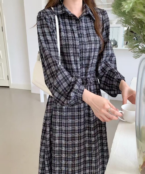 FINEnough(ファインナフ)の「えり付きヘンリーボタンオンブレチェック柄ワンピース(ワンピース・レディース・ブラック/ネイビー/ブラウン/レッド・FREE)」の10枚目の写真