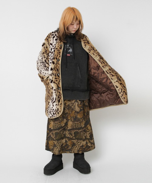 RNA(アールエヌエー)の「M2576 WICKEDウォッシュアウトフーディー(パーカー・レディース・スミクロ/ホワイト/パープル・MEDIUM)」の16枚目の写真