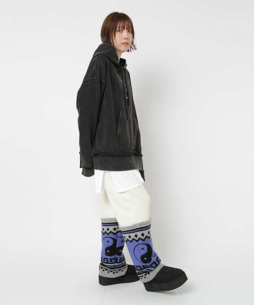 RNA(アールエヌエー)の「M2576 WICKEDウォッシュアウトフーディー(パーカー・レディース・スミクロ/ホワイト/パープル・MEDIUM)」の21枚目の写真