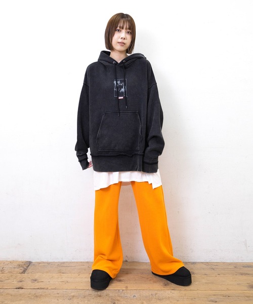 RNA(アールエヌエー)の「M2576 WICKEDウォッシュアウトフーディー(パーカー・レディース・スミクロ/ホワイト/パープル・MEDIUM)」の18枚目の写真