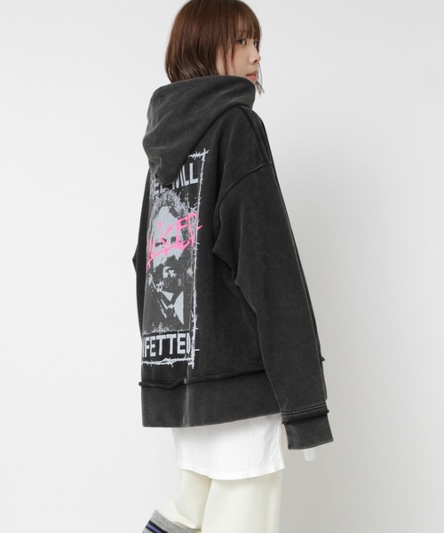 RNA(アールエヌエー)の「M2576 WICKEDウォッシュアウトフーディー(パーカー・レディース・スミクロ/ホワイト/パープル・MEDIUM)」の8枚目の写真