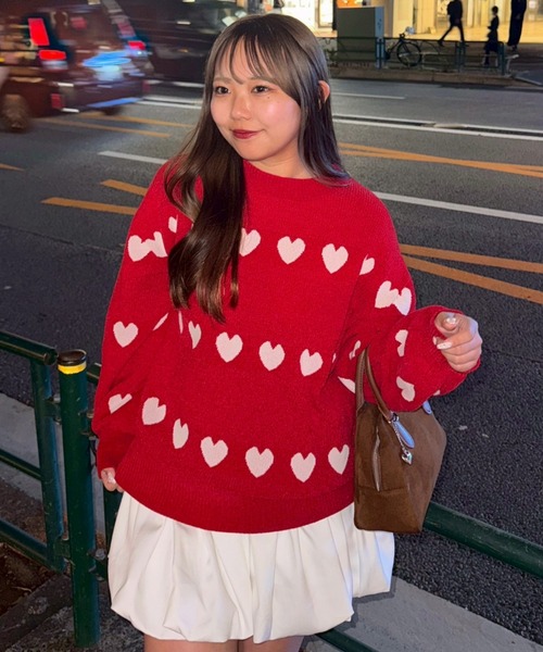 continuer de NICE CLAUP(コンティニューデナイスクラップ)の「ベロアモールたっぷりハートニット(ニット/セーター・レディース・ブラック/レッド/サックスブルー/アイボリー・FREE)」の10枚目の写真