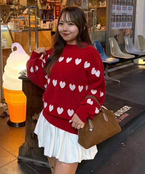continuer de NICE CLAUP(コンティニューデナイスクラップ)の「ベロアモールたっぷりハートニット(ニット/セーター・レディース・ブラック/レッド/サックスブルー/アイボリー・FREE)」の9枚目の写真