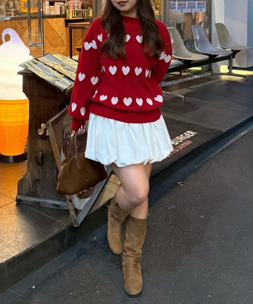 continuer de NICE CLAUP(コンティニューデナイスクラップ)の「ベロアモールたっぷりハートニット(ニット/セーター・レディース・ブラック/レッド/サックスブルー/アイボリー・FREE)」の7枚目の写真