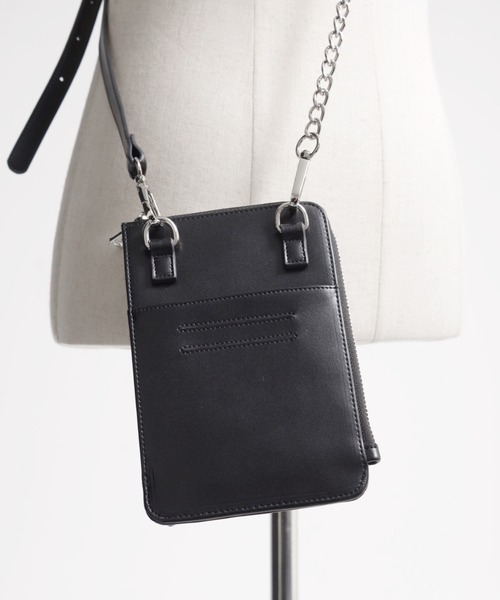 REFLEM(レフレム)の「『REFLEM/レフレム』ロゴチャーム付きウォレットポーチ(ショルダーバッグ・レディース・シルバー/ブラック・FREE)」の17枚目の写真