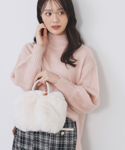 index(インデックス)の「【2WAY】フェイクファーラウンドショルダーバッグ(ショルダーバッグ・レディース・オフホワイト/グレー・00)」の3枚目の写真