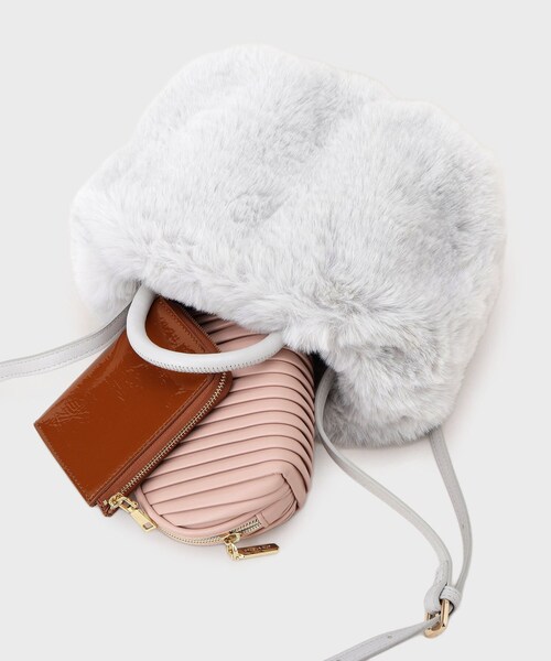 index(インデックス)の「【2WAY】フェイクファーラウンドショルダーバッグ(ショルダーバッグ・レディース・オフホワイト/グレー・00)」の14枚目の写真