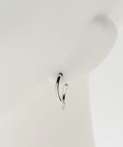 green label relaxing(グリーンレーベルリラクシング)の「ドロップフープ ウェーブ ピアス(ピアス(両耳用)・レディース・シルバー/ゴールド・FREE)」の8枚目の写真