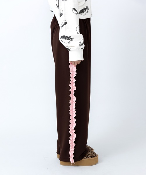 PUNYUS(プニュズ)の「サイドフリルジャージパンツ(その他パンツ・レディース・ブラウン/ブラック/グレー・1/3/4/2)」の17枚目の写真