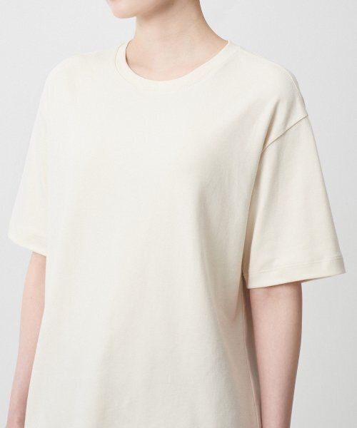 MUSINSA STANDARD WOMAN（ムシンサスタンダードウーマン）の「ウィメンズリラックスフィットクルーネックTシャツ[エクリュ]（Tシャツ/カットソー・レディース・その他・SMALL/MEDIUM/LARGE/X-SMALL）」の3枚目の写真