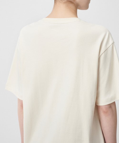 MUSINSA STANDARD WOMAN（ムシンサスタンダードウーマン）の「ウィメンズリラックスフィットクルーネックTシャツ[エクリュ]（Tシャツ/カットソー・レディース・その他・SMALL/MEDIUM/LARGE/X-SMALL）」の4枚目の写真