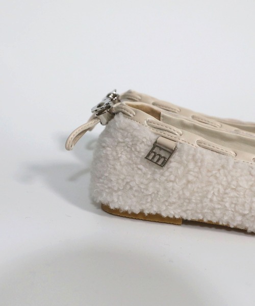 hiamu(ヒアム)の「ボアファーフラワーストッパーポイントフラットシューズ/2025 AW NEW COLLECTION(バレエシューズ・レディース・ブラウン/グレー/アイボリー/ブラック・23.0cm/23.5cm/24.0cm/24.5cm/25.0cm)」の9枚目の写真