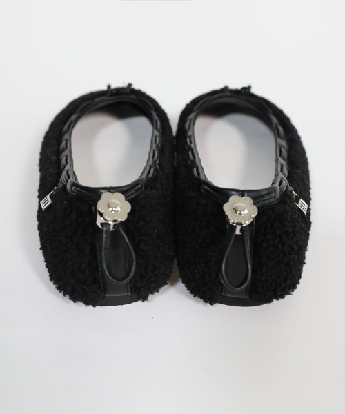 hiamu(ヒアム)の「ボアファーフラワーストッパーポイントフラットシューズ/2025 AW NEW COLLECTION(バレエシューズ・レディース・ブラウン/グレー/アイボリー/ブラック・23.0cm/23.5cm/24.0cm/24.5cm/25.0cm)」の20枚目の写真