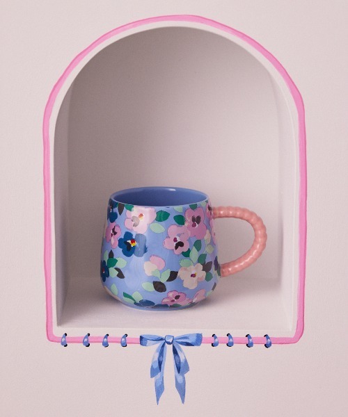 Cath Kidston(キャスキッドソン)の「Billie マグカップ ツイステッドハンドル Painted Pansies(グラス/マグカップ/タンブラー・レディース・ブルー・FREE)」の1枚目の写真