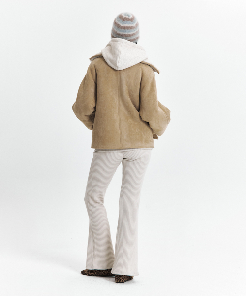 CURETTY(キュリティ)の「C FUR REVERSIBLE MUSTANG_BEIGE(ムートンコート・レディース・Beige・SMALL)」の2枚目の写真
