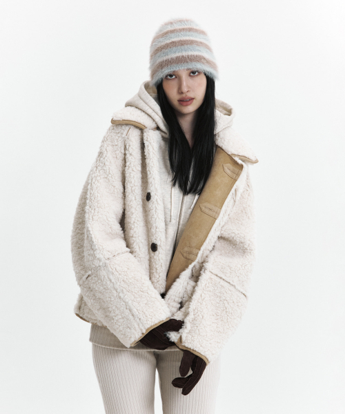 CURETTY(キュリティ)の「C FUR REVERSIBLE MUSTANG_BEIGE(ムートンコート・レディース・Beige・SMALL)」の3枚目の写真
