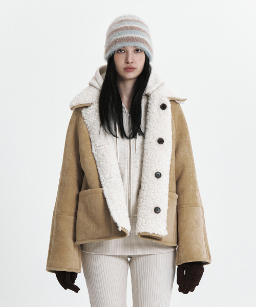 CURETTY(キュリティ)の「C FUR REVERSIBLE MUSTANG_BEIGE(ムートンコート・レディース・Beige・SMALL)」の4枚目の写真
