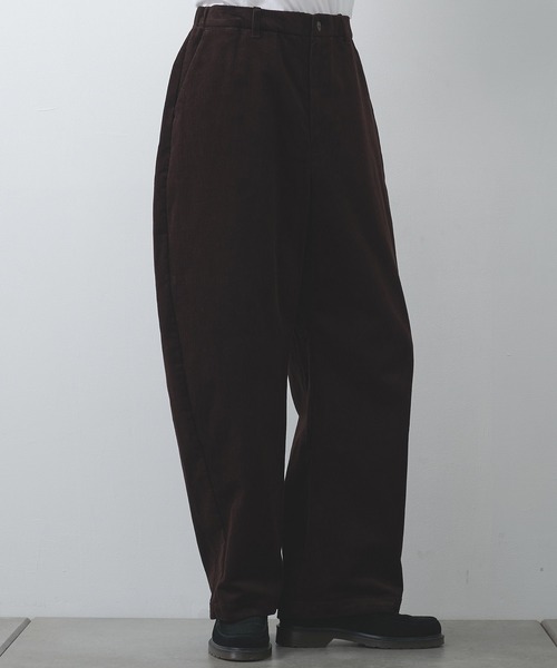 STUDIOUS（ステュディオス）の「【STUDIOUS】CORDUROY WIDE PANTS/コーデュロイワイドパンツ（その他パンツ・メンズ・オフホワイト/ブラック/ダークブラウン・1/2/3）」の3枚目の写真
