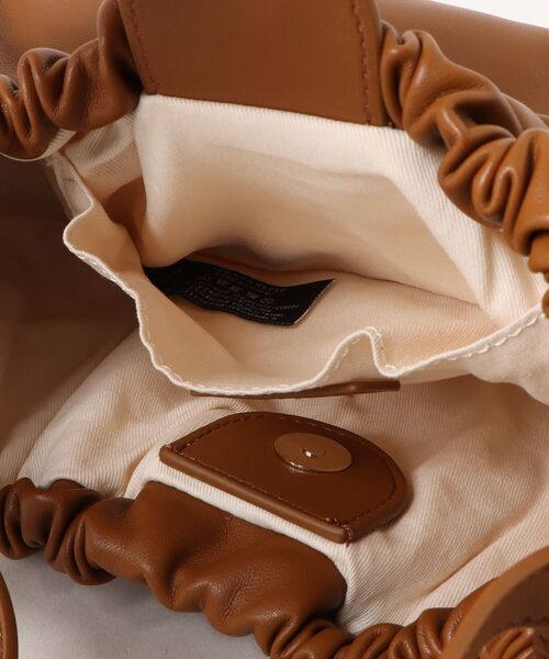 A.P.C.（アーペーセー）の「SAC NINON HOOP（トートバッグ・レディース・ブラック/ベージュ系その他/カーキ・ONESIZE）」の14枚目の写真