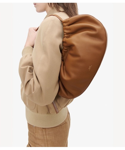 A.P.C.（アーペーセー）の「SAC NINON HOOP（トートバッグ・レディース・ブラック/ベージュ系その他/カーキ・ONESIZE）」の9枚目の写真