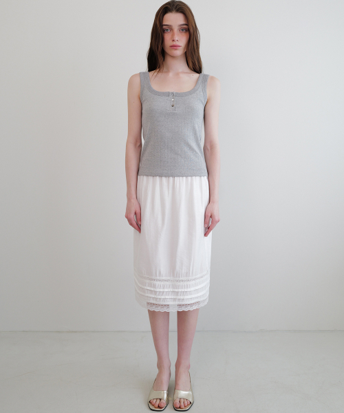 ANDNEEDS(アンドニーズ)の「Eyelet button sleeveless (gray)(Tシャツ/カットソー・レディース・その他・FREE)」の4枚目の写真