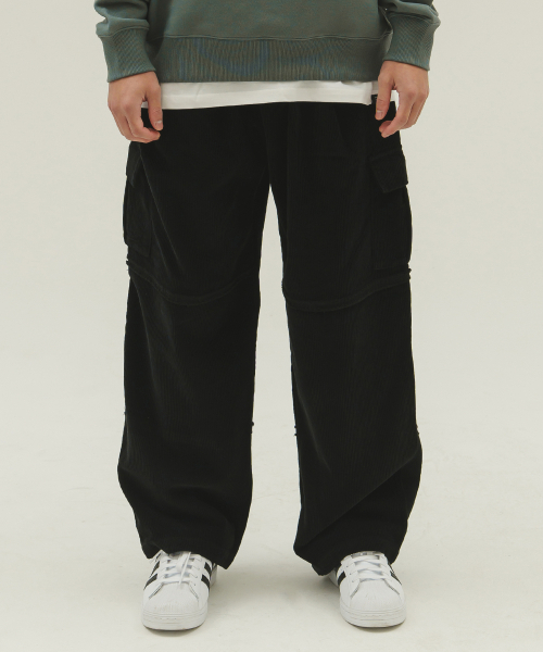 CAMEL WORK(キャメルワーク)の「ワイドコーデュロイカッティングカーゴパンツ(ブラック)(その他パンツ・メンズ・その他・MEDIUM/LARGE)」の1枚目の写真
